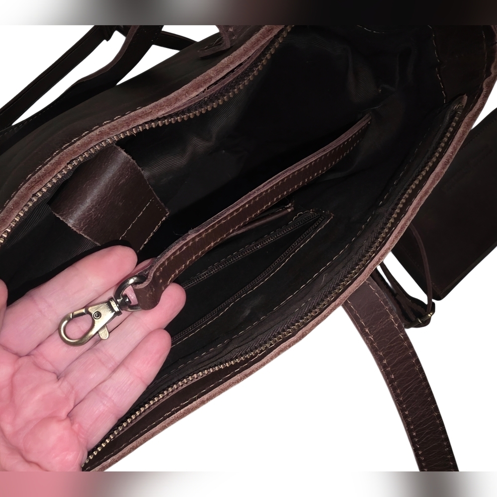 EUC Leather Tote Purse w/ matching wallet & change purse & adj shoulder strap. - Picture 9 of 16